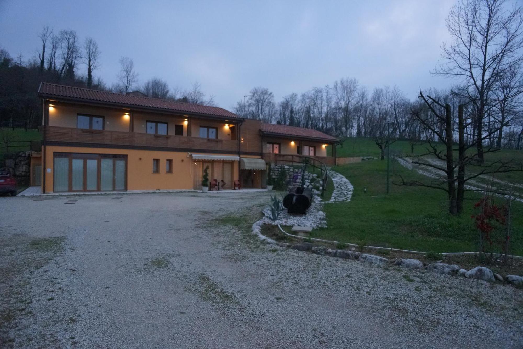 Nikolas' Valley Cornuda Екстер'єр фото